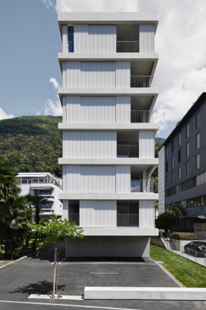 Mehrfamilienhaus von Inches Geleta