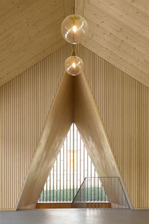 Mehrzweckhalle in Le Vaud von Localarchitecture