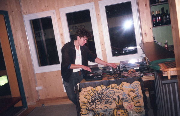 Hamburger Club nach Brand wiederaufgebaut