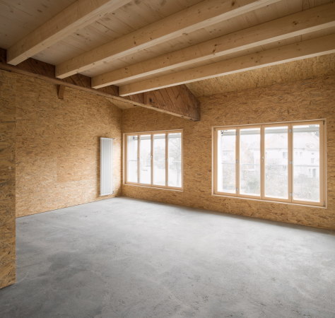Wohnatelier in OSB unterm Dach