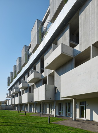 Die unteren Wohnungen befinden sich unterhalb des L�rmkegels...