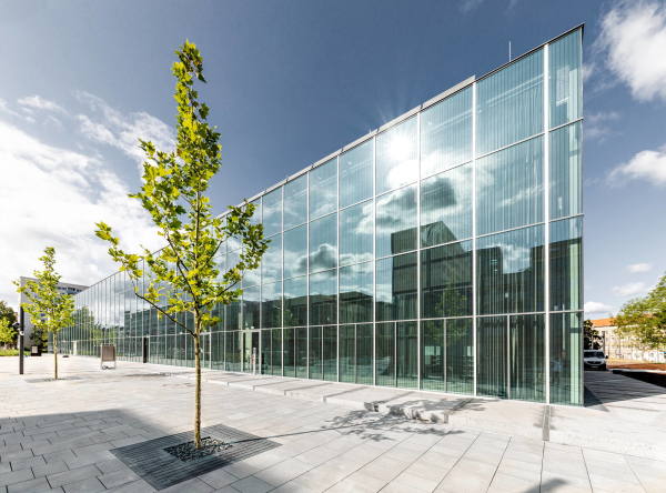 Das Bauhaus-Museum in Dessau ist das erste große Projekt des jungen Büros addenda architects aus Barcelona.