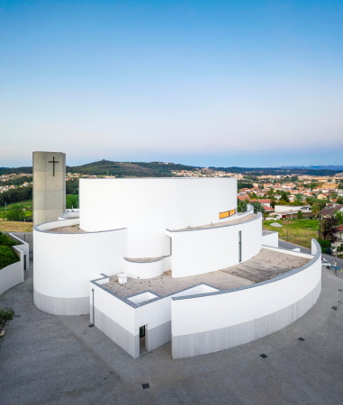 Kirche bei Porto von FCC Arquitectura