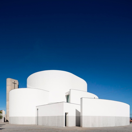 Kirche bei Porto von FCC Arquitectura