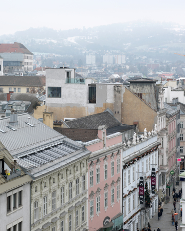 Auf einem Grnderzeithaus in Linz konzipierte Gernot Hertl ein Einfamilienhaus.