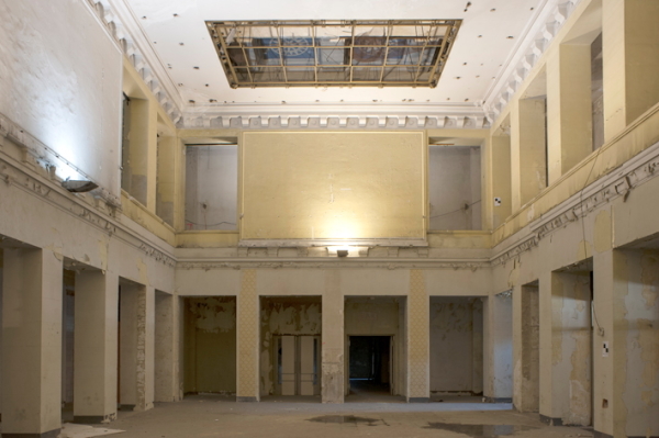 Das ehemalige Vestibül wurde 2004 auf den Zustand um 1952 zurückgebaut.
