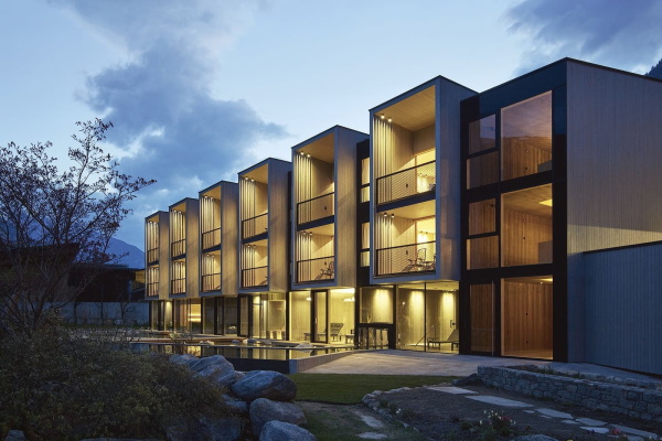 Neue Architektur in Sdtirol: Erweiterung des Hotels Sand von Max Ladurner Architekten in Kastelbell