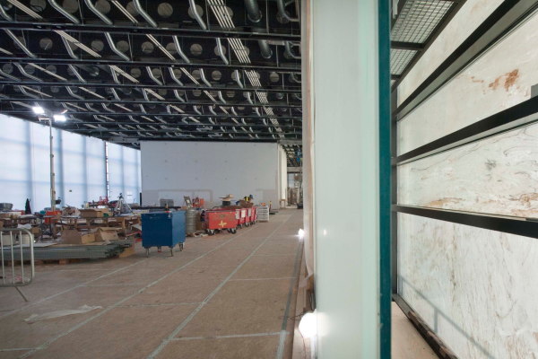 Lichthalle im Januar 2020: Rechts das �u�ere Glas, links der Querschnitt des inneren Glases mit dem Mittelteil der Lichthalle.