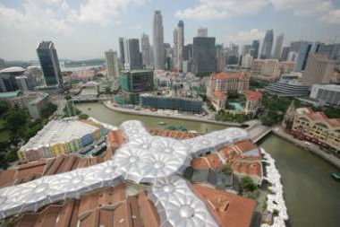 Alsop gestaltet Flussufer in Singapur um