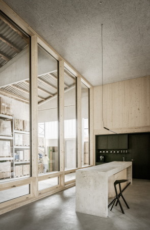 Die Betonbar ist als Gemeinschaftsprojekt von Architekten, Bauherr und Mitarbeitern entstanden.