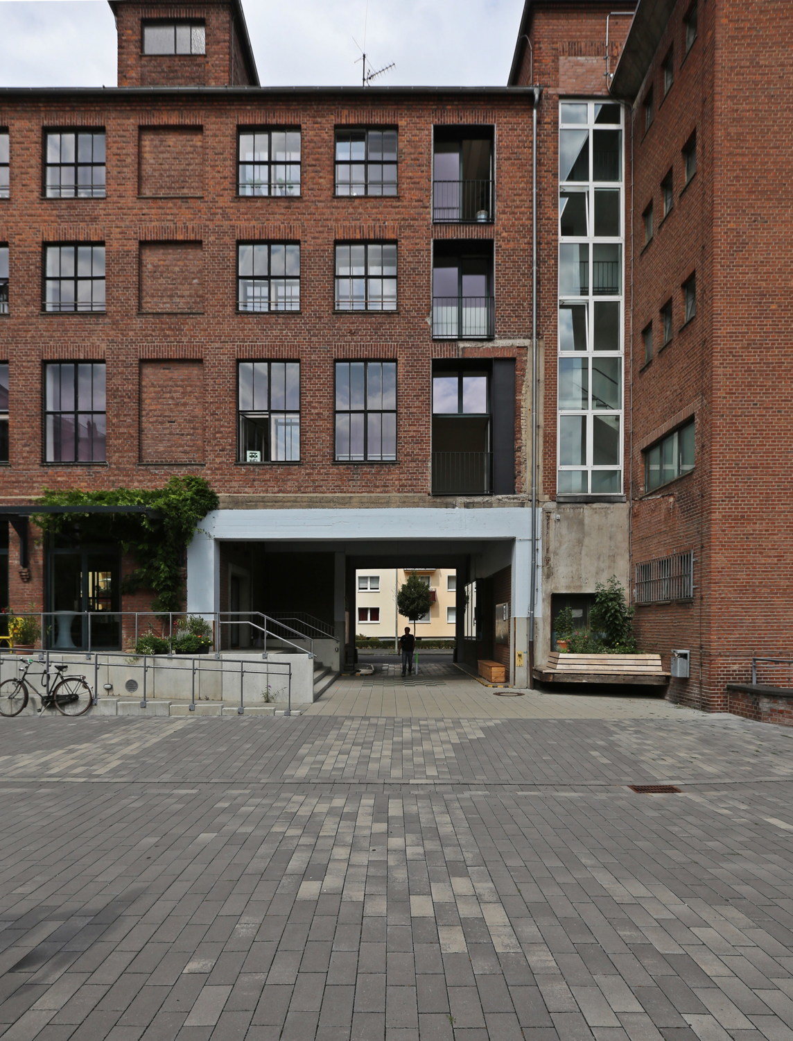 Fabrikumnutzung In Krefeld Soziale Rendite In Der Alten Samtweberei Architektur Und Architekten News Meldungen Nachrichten Baunetz De