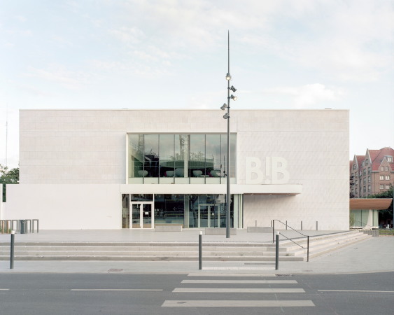 DHoundt + Bajart verwandeln Museum in Bibliothek