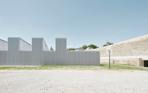 Revitalisierung in Wiener Neustadt von Bevk Perovic