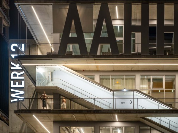 ... steifen das Geb�ude statisch aus.