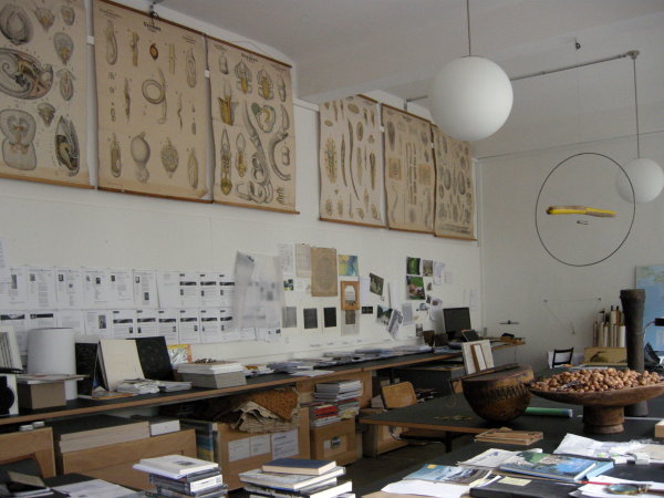 Arbeitsplatz von Gnther Vogt im Zrcher Case Studio, 2013