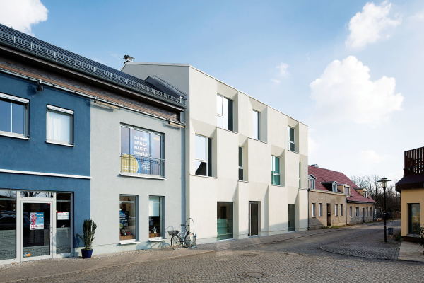 Nominierung: Neubau eines Wohn- und Geschftshauses in Oranienburg von 3PO Bopst Melan Architektenpartnerschaft