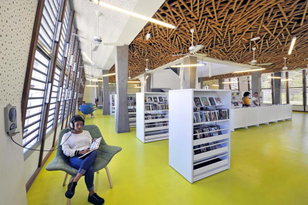 Bibliothek von Co-Architectes