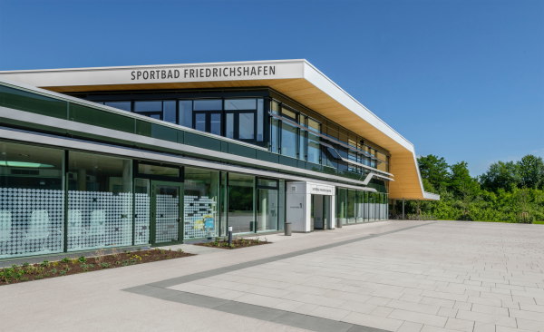 Sportbad Friedrichshafen von Behnisch Architekten