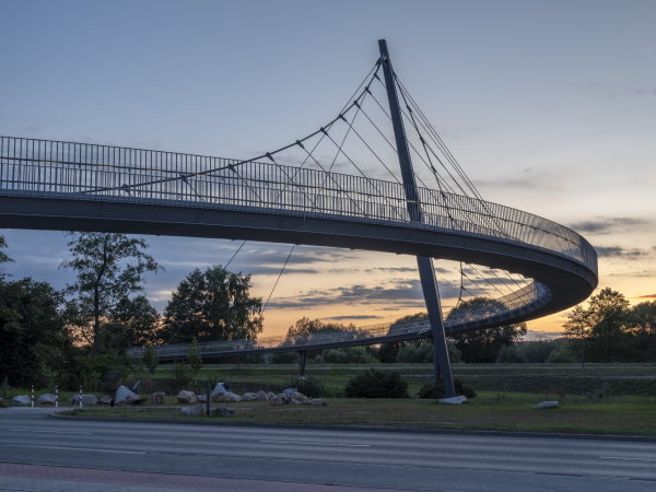 Fu�- und Radwegbr�cke von Sauerzapfe Architekten