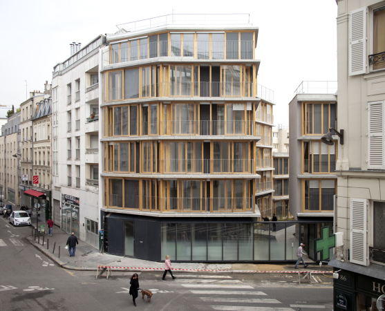 Armand Nouvet spricht am 8. Januar über das Wohnhaus in Orteaux Paris.