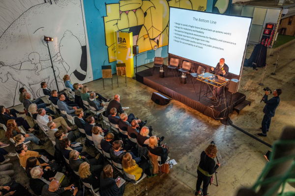 Viele Veranstaltungen gab es zur IBA in Heidelberg, hier Google Vice President Dr. Vinton G. Cerf  bei einer Keynote zum Thema Digitale Stadt.