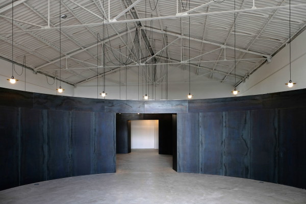 Hallenumbau von Atelier JQTS in Lissabon