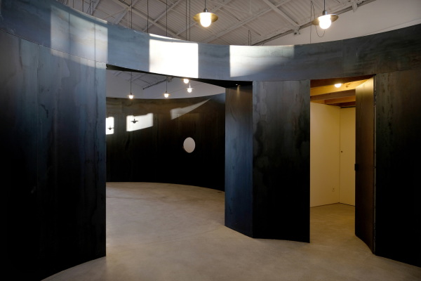 Hallenumbau von Atelier JQTS in Lissabon