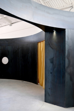 Hallenumbau von Atelier JQTS in Lissabon