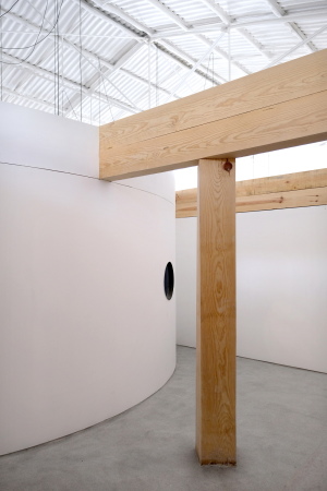 Hallenumbau von Atelier JQTS in Lissabon