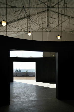 Hallenumbau von Atelier JQTS in Lissabon