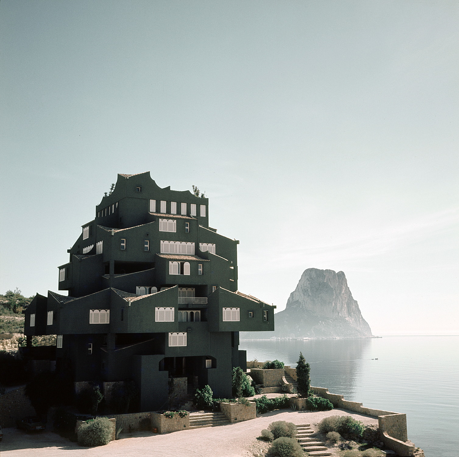 80 Jahre Ricardo Bofill Hexenmeister Der Postmoderne Architektur Und Architekten News Meldungen Nachrichten Baunetz De
