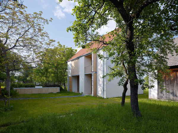 Streckhof mit Schnapsbrennerei von Juri Troy Architects, Wien;  Bauherr*in: Elisabeth und Claus Schneider