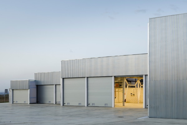 Industriehalle von Estudio Arquitectura Hago in Spanien