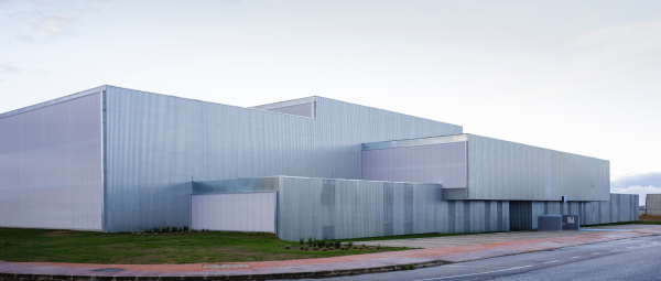 Industriehalle von Estudio Arquitectura Hago in Spanien