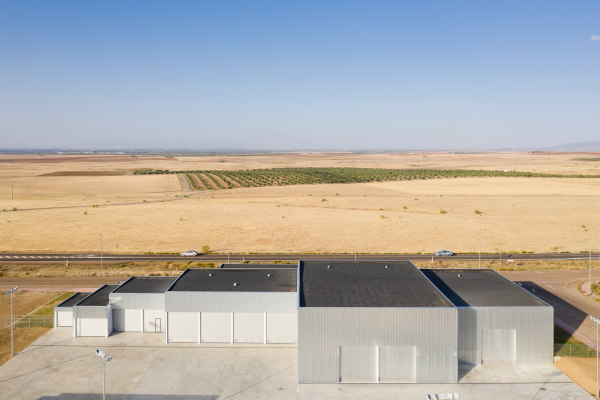Industriehalle von Estudio Arquitectura Hago in Spanien