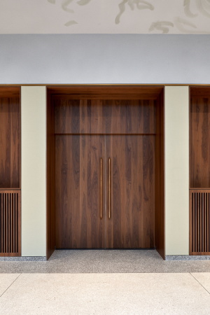 Die T�ren zum Restaurant der KNAW.