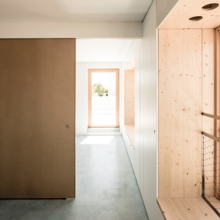 Blick durch drei Module.