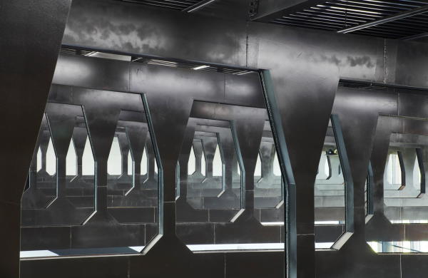Trumpf Smart Factory, Chicago, USA, 2018, Architekt: Barkow Leibinger. Der Umgang mit Stahl stand als Konzept im Mittelpunkt, die Vierendeeltrger unter dem Dach sind aus lasergeschnittenen Blechen gefgt.