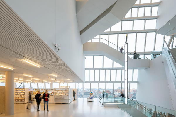 Mixed-Use-Projekt in Groningen von NL Architects