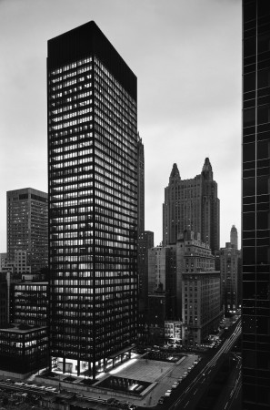 Ezra Stoller, Mies van der Rohe, Seagram Building, New York, Phaidon