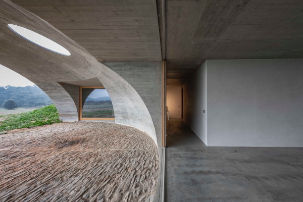 Beton-Ferienhaus von Aires Mateus im S�den Portugals