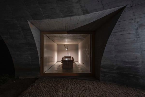 Beton-Ferienhaus von Aires Mateus im S�den Portugals