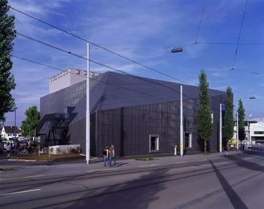 Theater-Umbau von EM2N in Zürich fertig