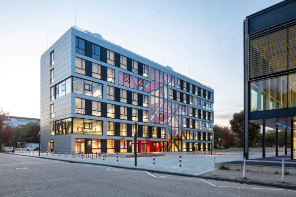 Seminargeb�ude der Hochschule Bochum von netzwerkarchitekten