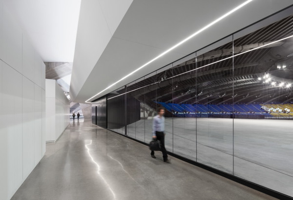 Olympia-Turm zu Bros umgebaut