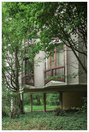 Ausgetauscht wurden au�erdem die eigens f�r das Projekt entworfenen Holzfenster.