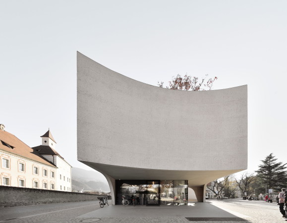 Touristeninformation in Brixen von MoDus Architects