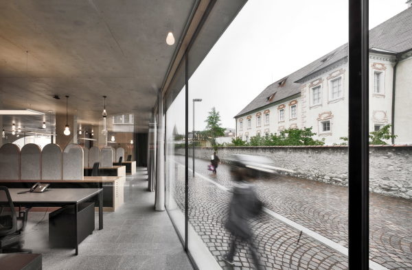 Touristeninformation in Brixen von MoDus Architects