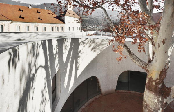 Touristeninformation in Brixen von MoDus Architects