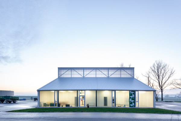 Fahrzeughalle von Atelier 111